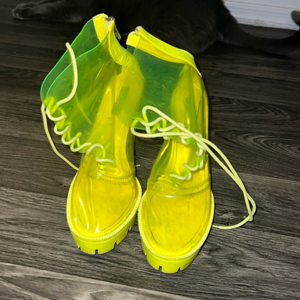 Cape Robbins Neon platform boots size 8.5